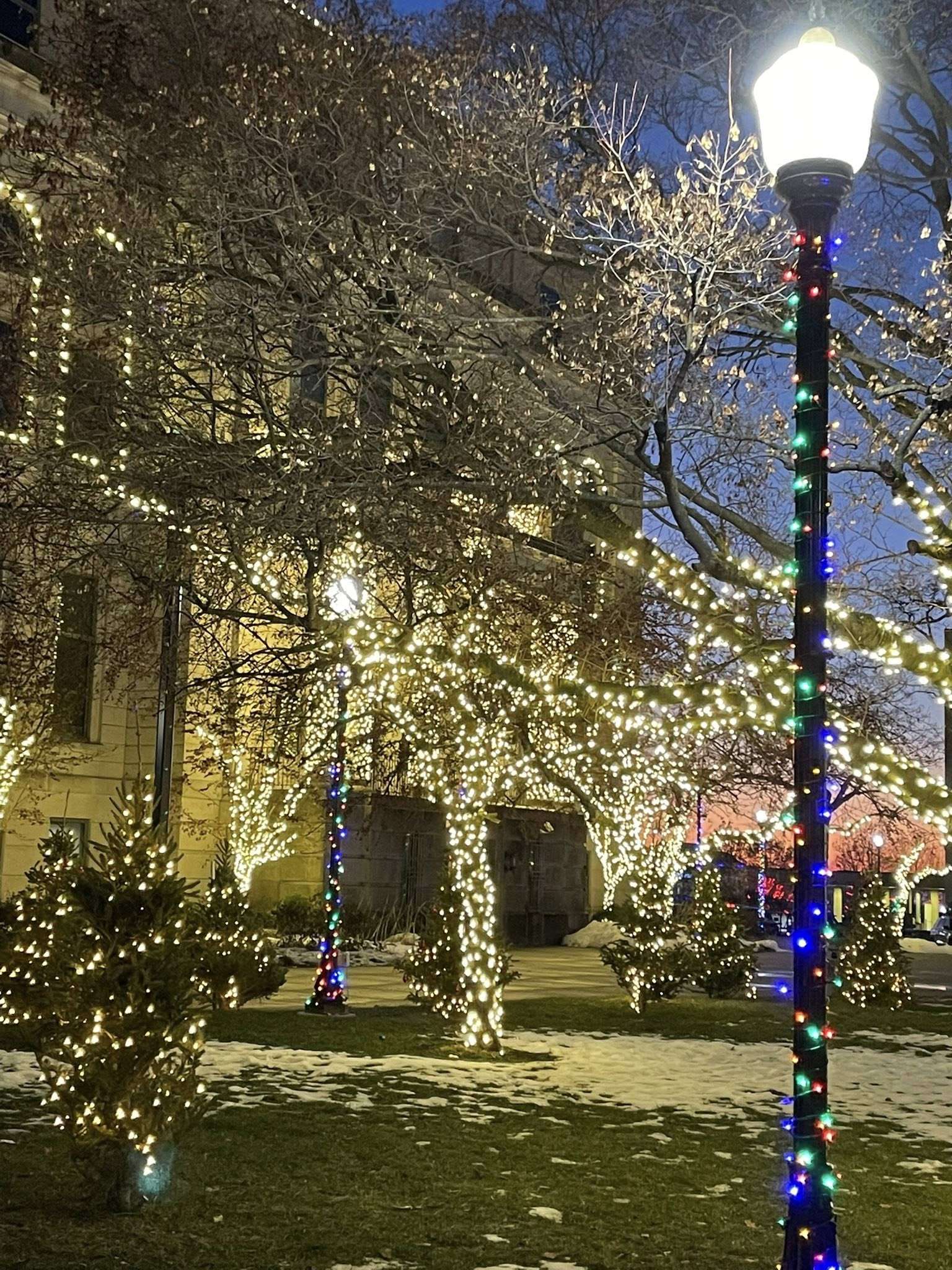 Where to Go For Christmas Lights 117 porter county courthouse downtown valparaiso indiana 2025 2